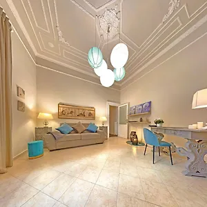 charming-suite-napoli-vomero.hotels-amalfi.com/